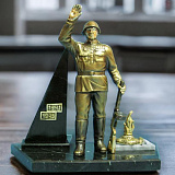 Бронзовый сувенир "Вечная память"